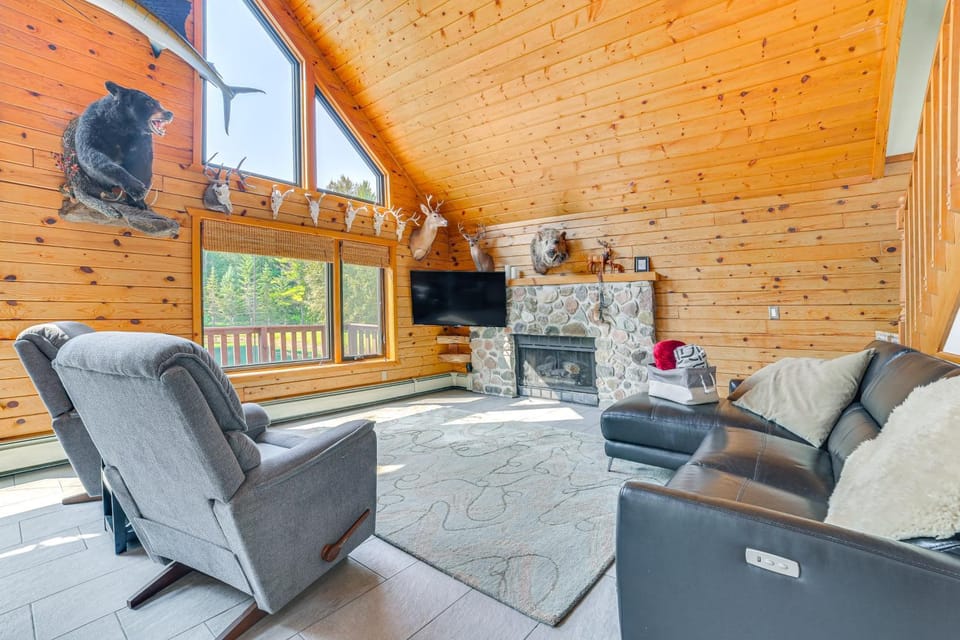 Michigan Cabin w/ On-Site Fishing Pond & Deck Cabin in Michigan