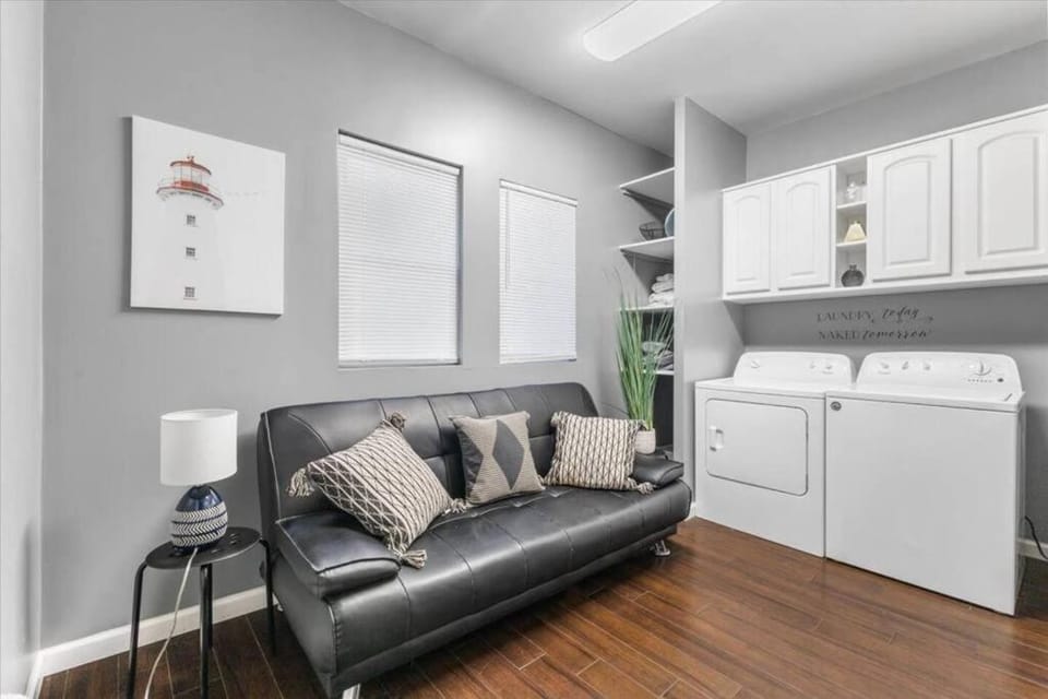 Sleep 5 - Pet & Baby - Laundry - Closer to Hospitals Apartment in Meridian-Kessler