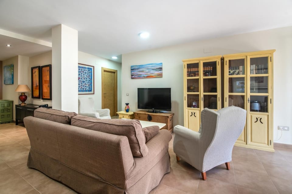 Living room, Floor plan, Garden view