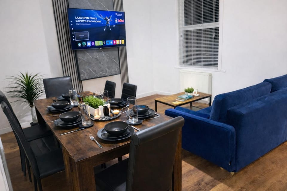 Modern 3-Bed Home-Free Parking-Sleeps 6 House in Bristol