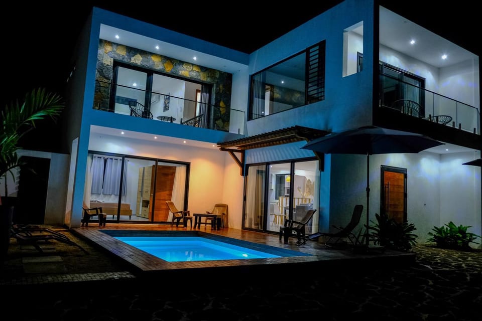 Property building, Swimming pool, Breakfast