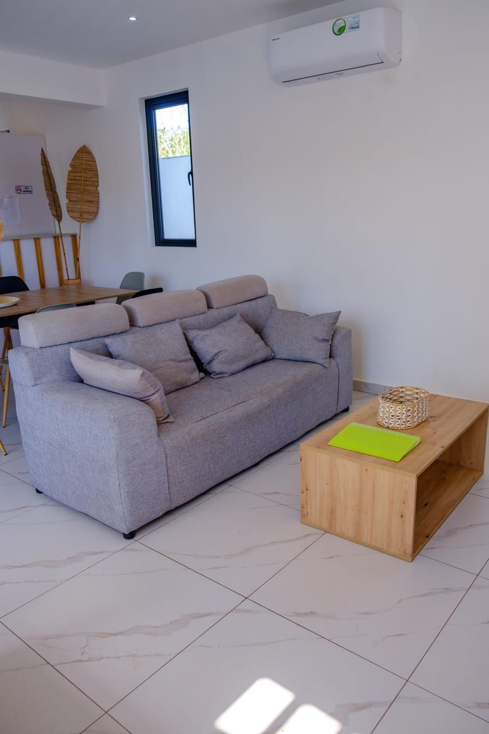 Living room, Seating area, air conditioner