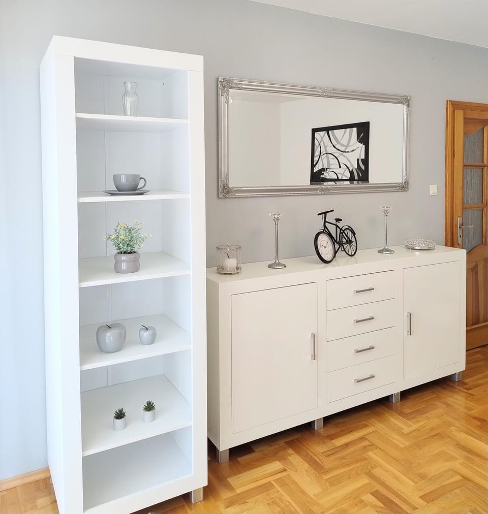 Apartament Tektoniczna Ślichowice, Targi, Faktura VAT Apartment in Poland