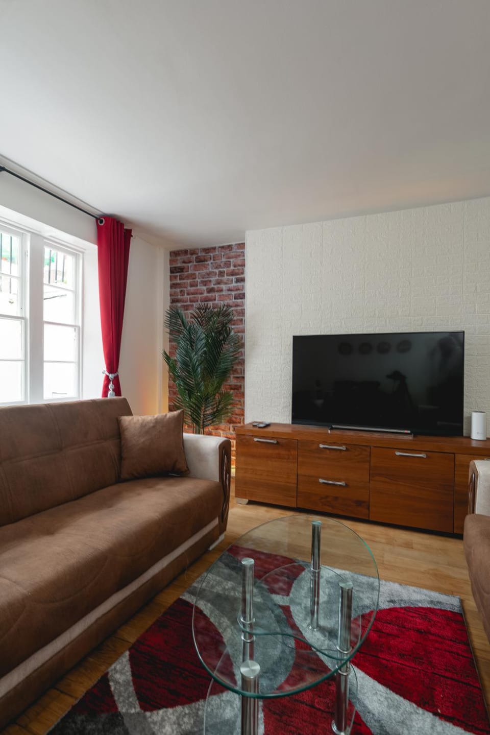 Communal lounge/ TV room, TV and multimedia, Living room, Seating area