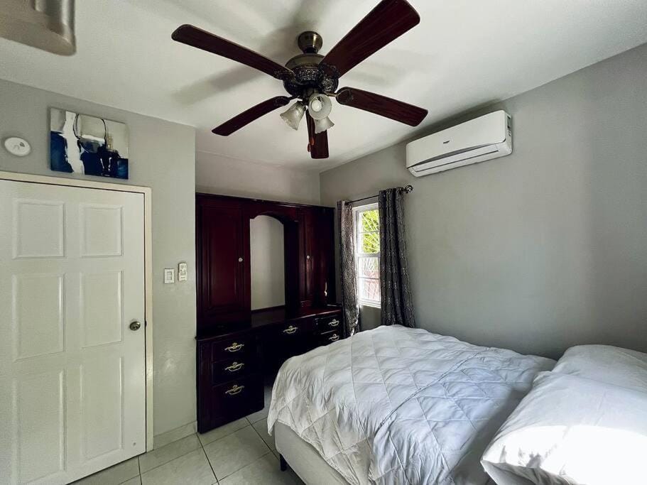 Bed, Bedroom, air conditioner