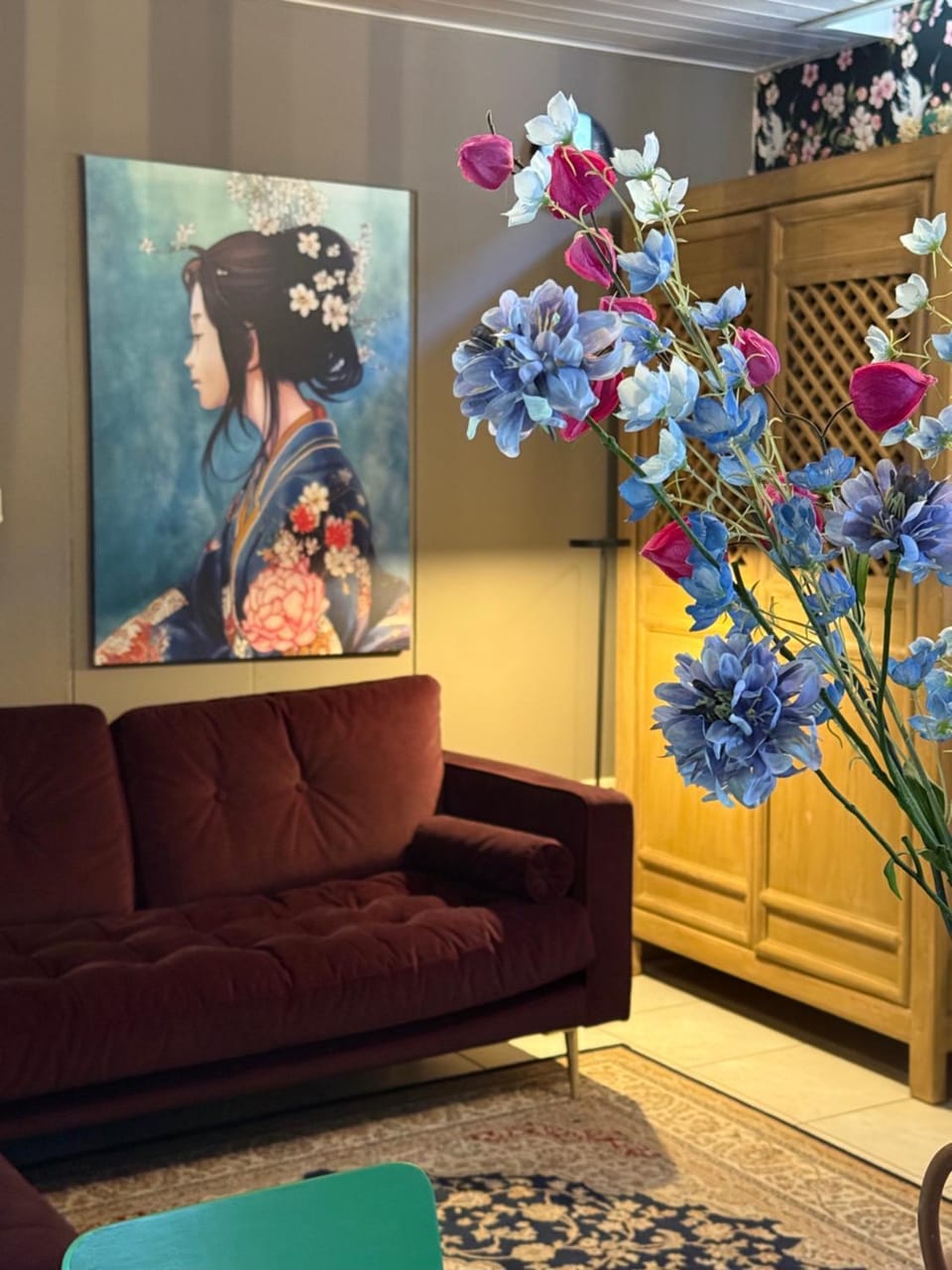 Living room, Decorative detail, Seating area