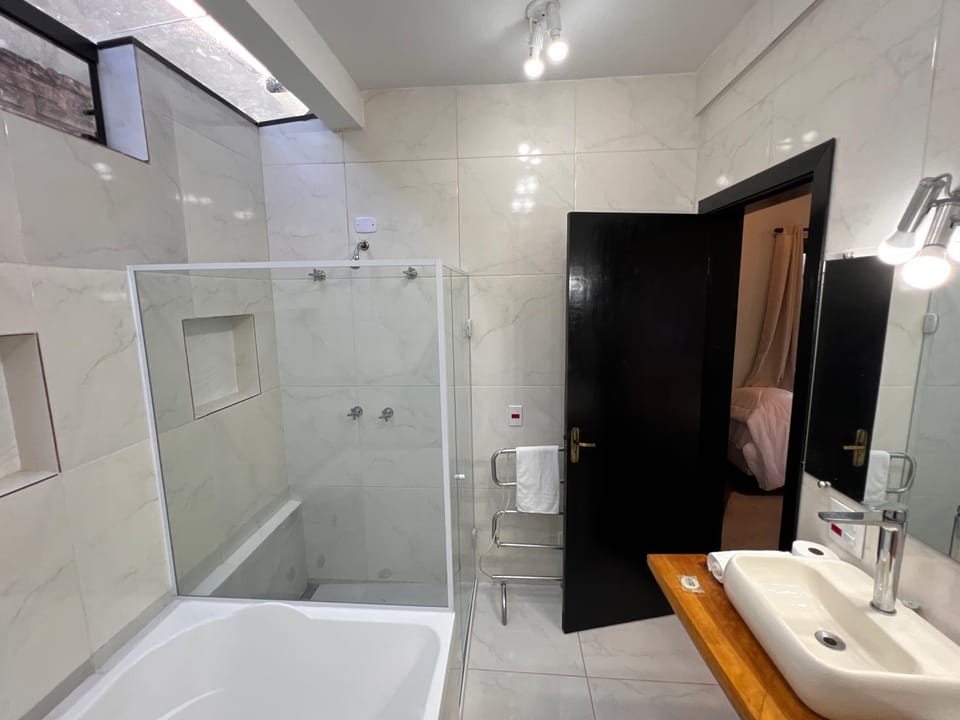 Shower, Bathroom, Bath, towels