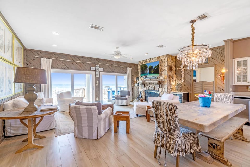 Blue Angel, Blue Angel -Gulf Front, Beautiful Views! Great for Families! House in Pensacola Beach