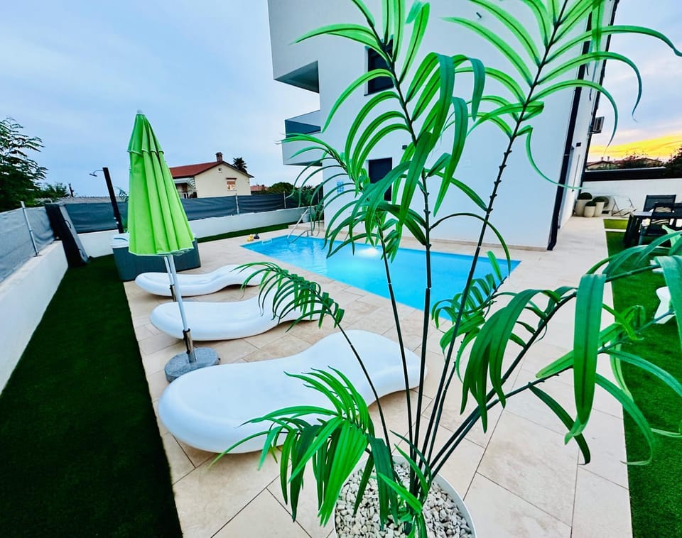 New exclusive apartment Green Horizon with garden, hot tub and private pool near the sea Apartment in Poreč