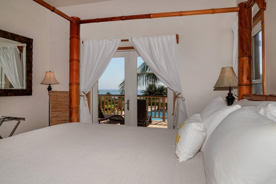 Residences at Barrier Reef 7B Oceanview 2 BR by Stay Floreo House in Corozal District