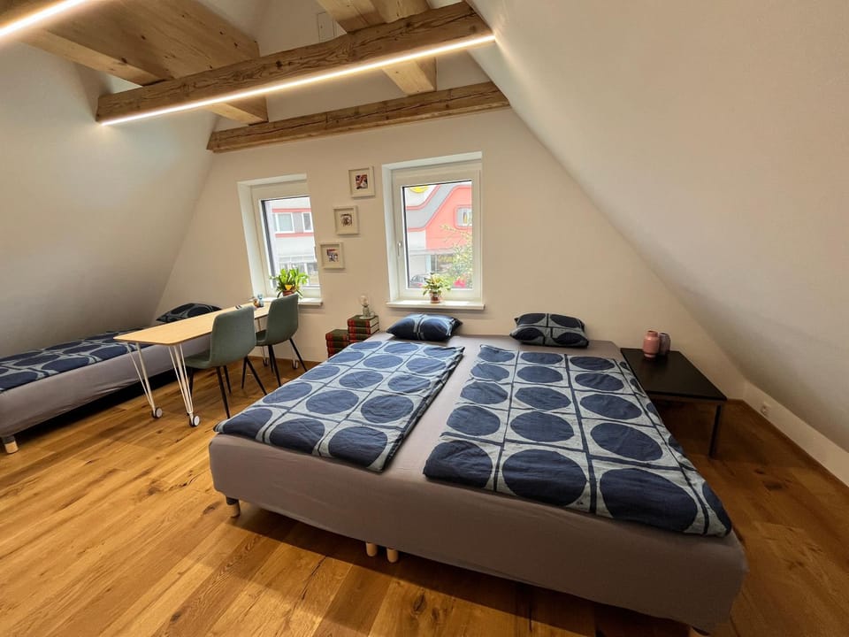 Bed, Living room