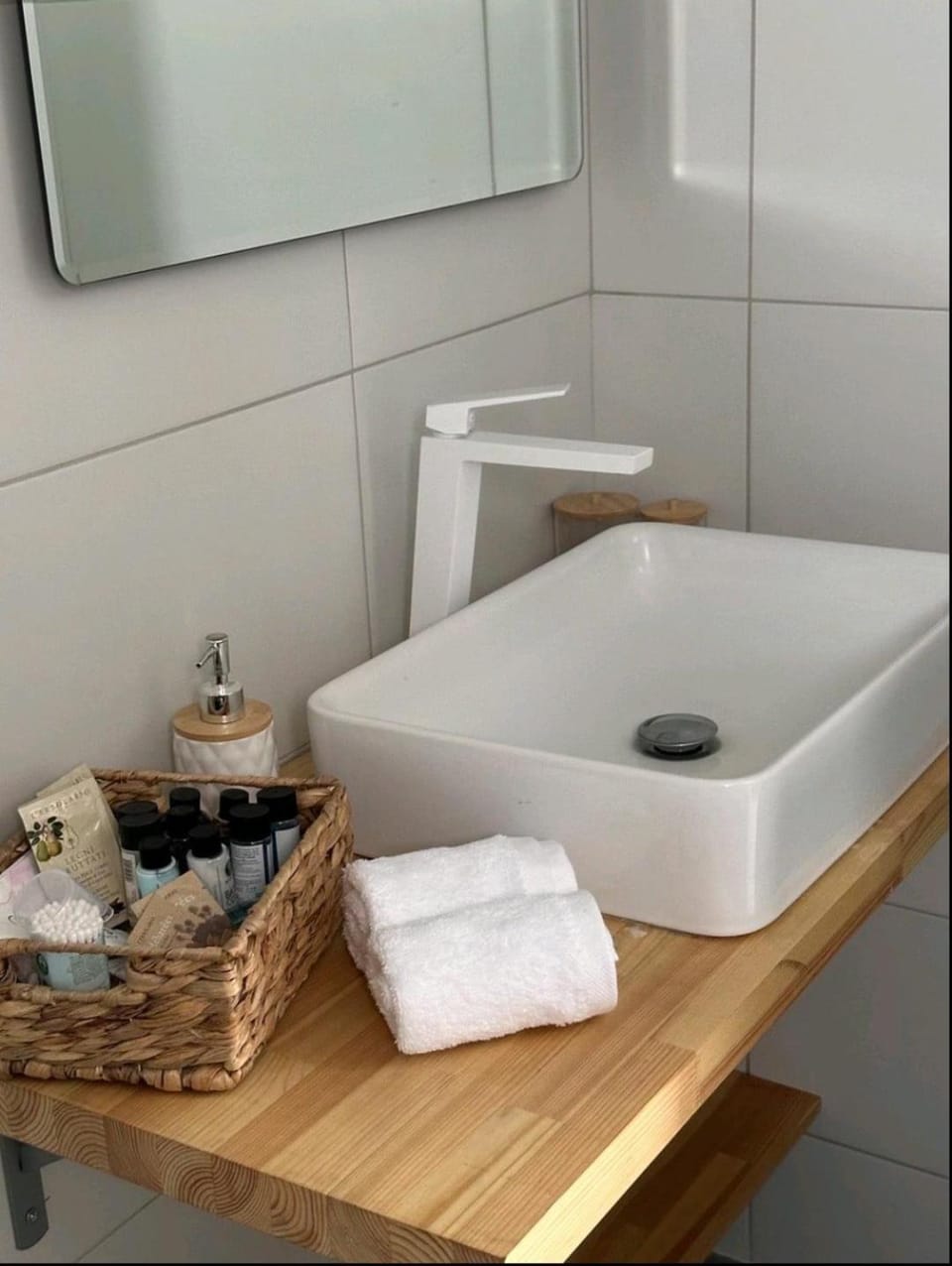 Bathroom, towels