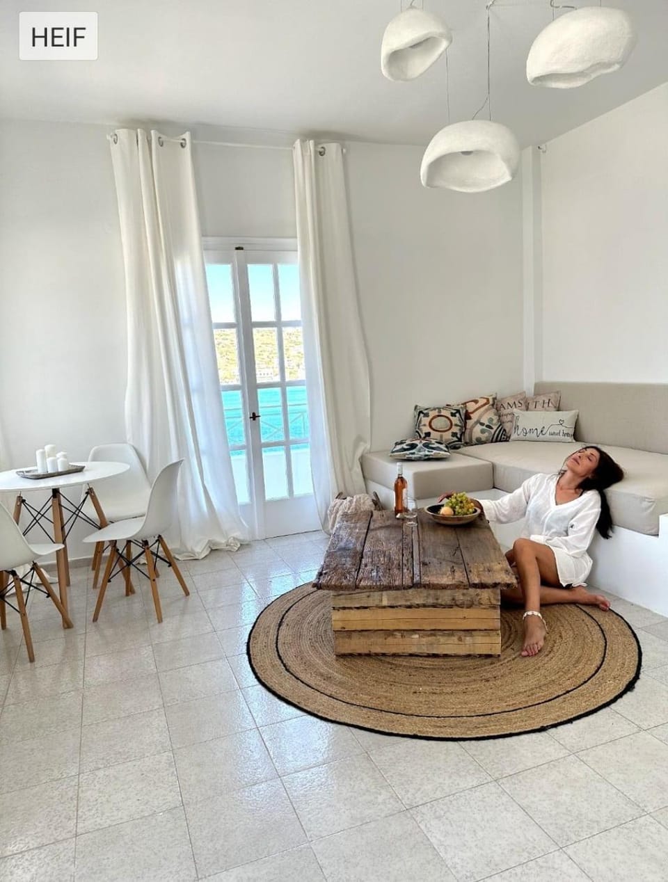 Living room, Seating area