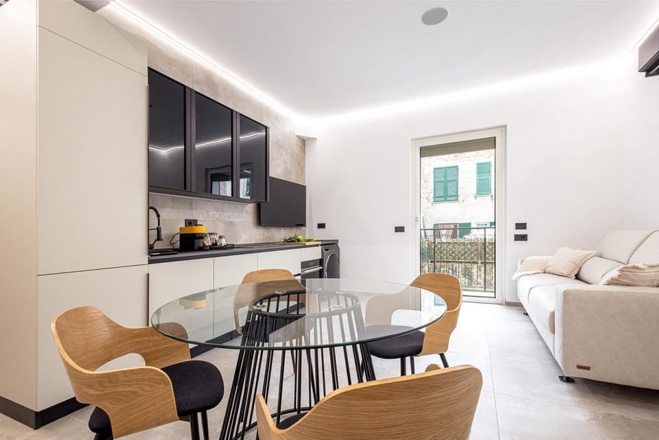 Kitchen or kitchenette, Living room, Dining area