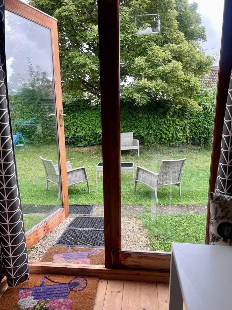 Day, Garden
