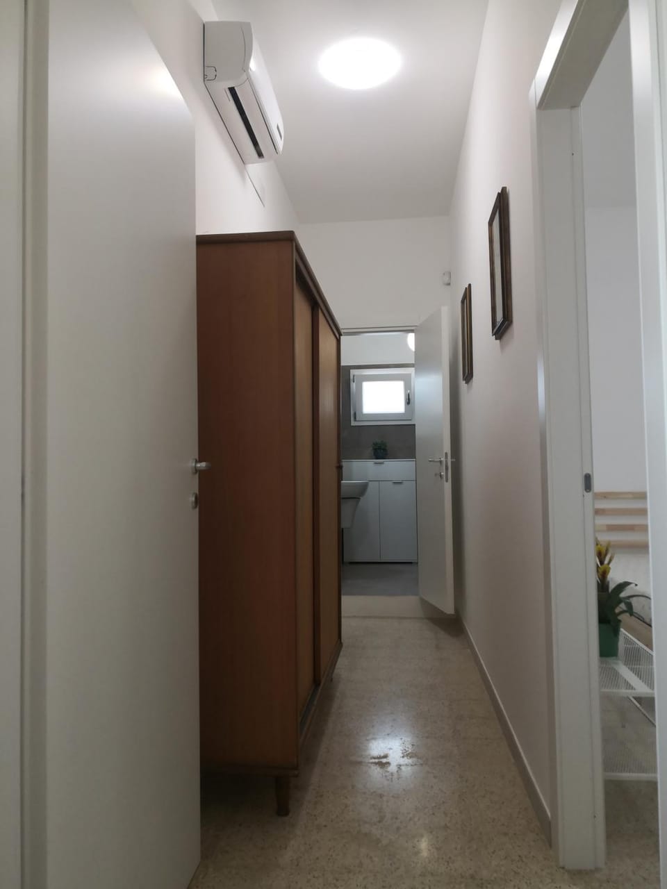 wardrobe, air conditioner