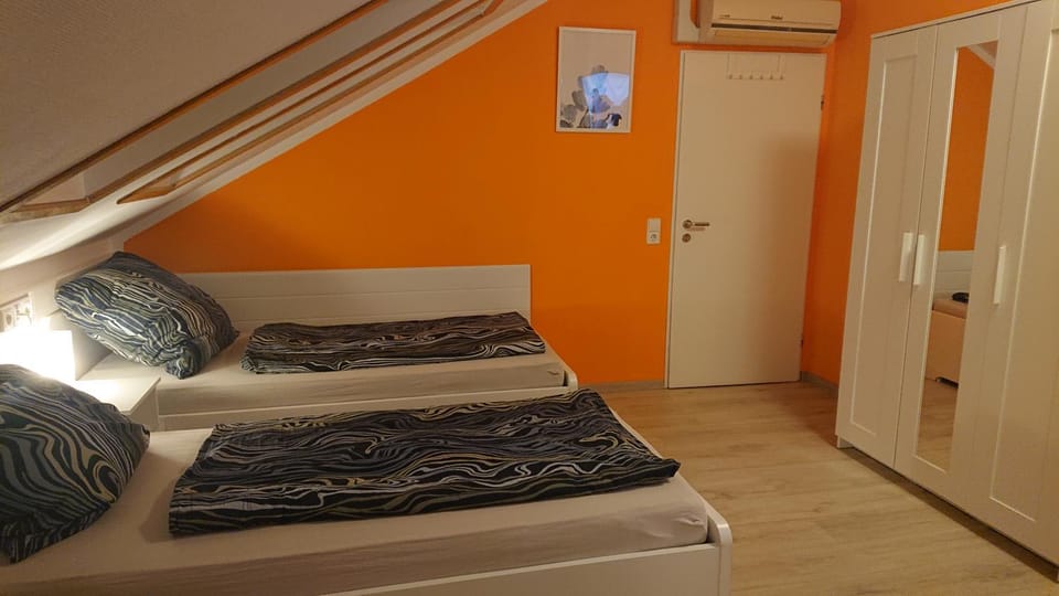 Bed, Photo of the whole room, wardrobe