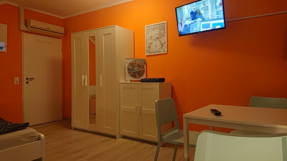 TV and multimedia, Dining area