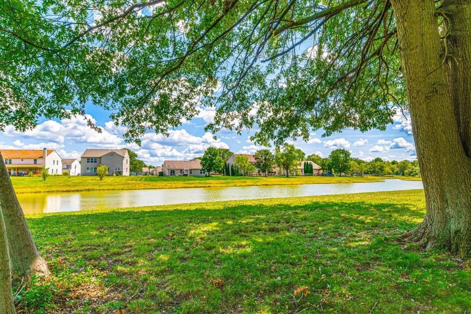 14 Mi to Lucas Oil Stadium Fire Pit and Grill! House in Indianapolis