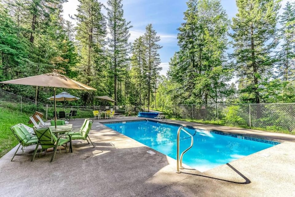 Peaceful Pine Retreat Apartment in Whitefish