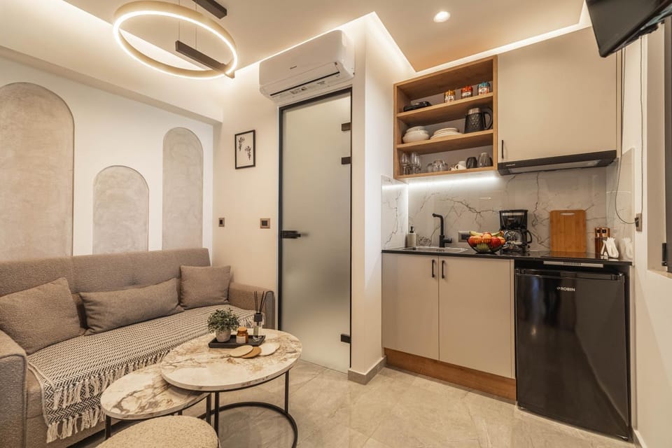 Kitchen or kitchenette, Seating area