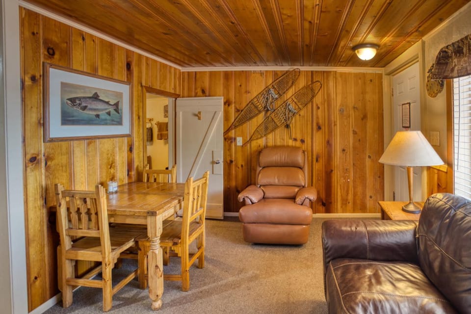 Rainbows End Fishing Resort Resort in Rainbow Lake