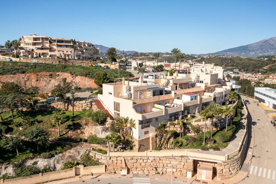 Property building, Bird's eye view, Mountain view