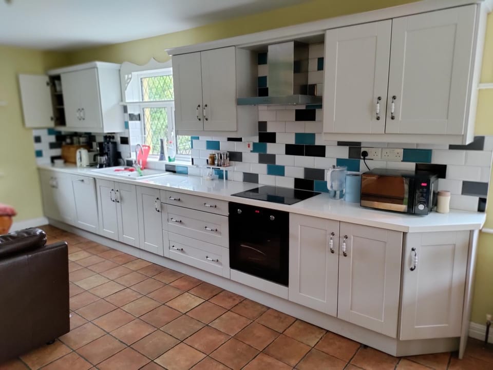 Long Acre, Holiday rental in Central Manorhamilton, Leitrim House in County Sligo