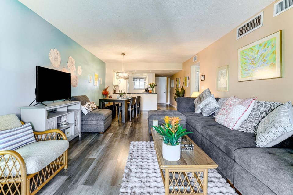 Condo w/ Patio & Resort Amenities in Fort Pierce! House in Fort Pierce