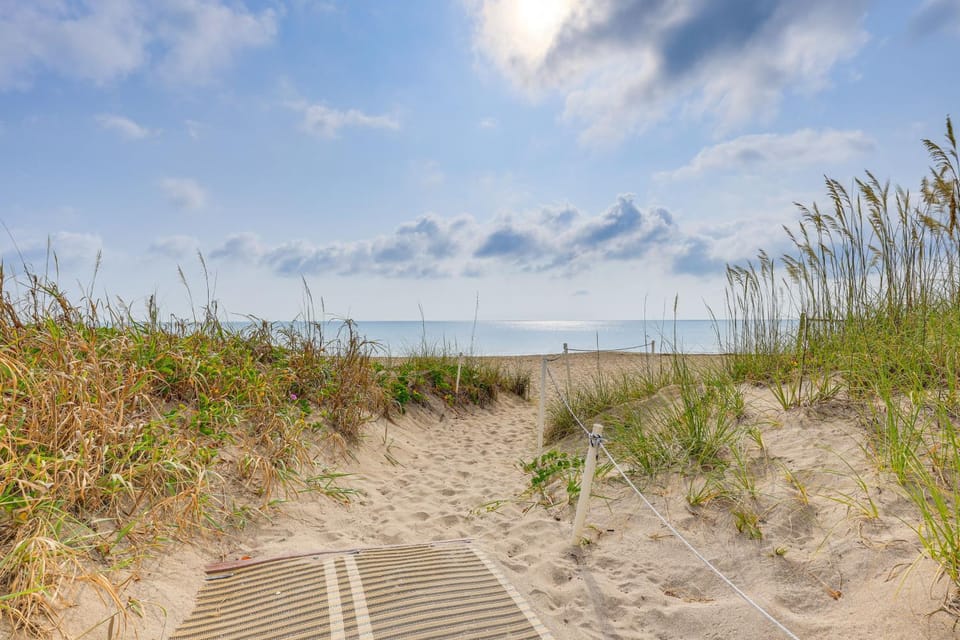 Condo w/ Patio & Resort Amenities in Fort Pierce! House in Fort Pierce