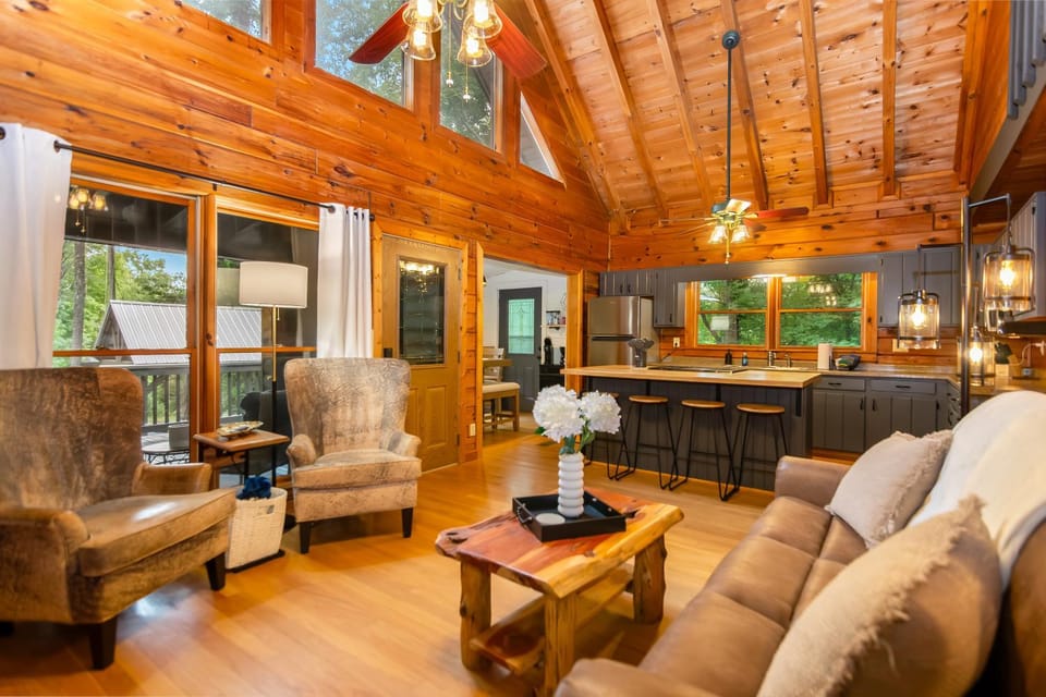 Living room, Seating area, Dining area, kitchen, kitchen