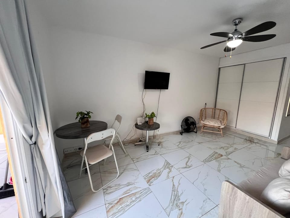 TV and multimedia, Living room, Bedroom, internet, wardrobe