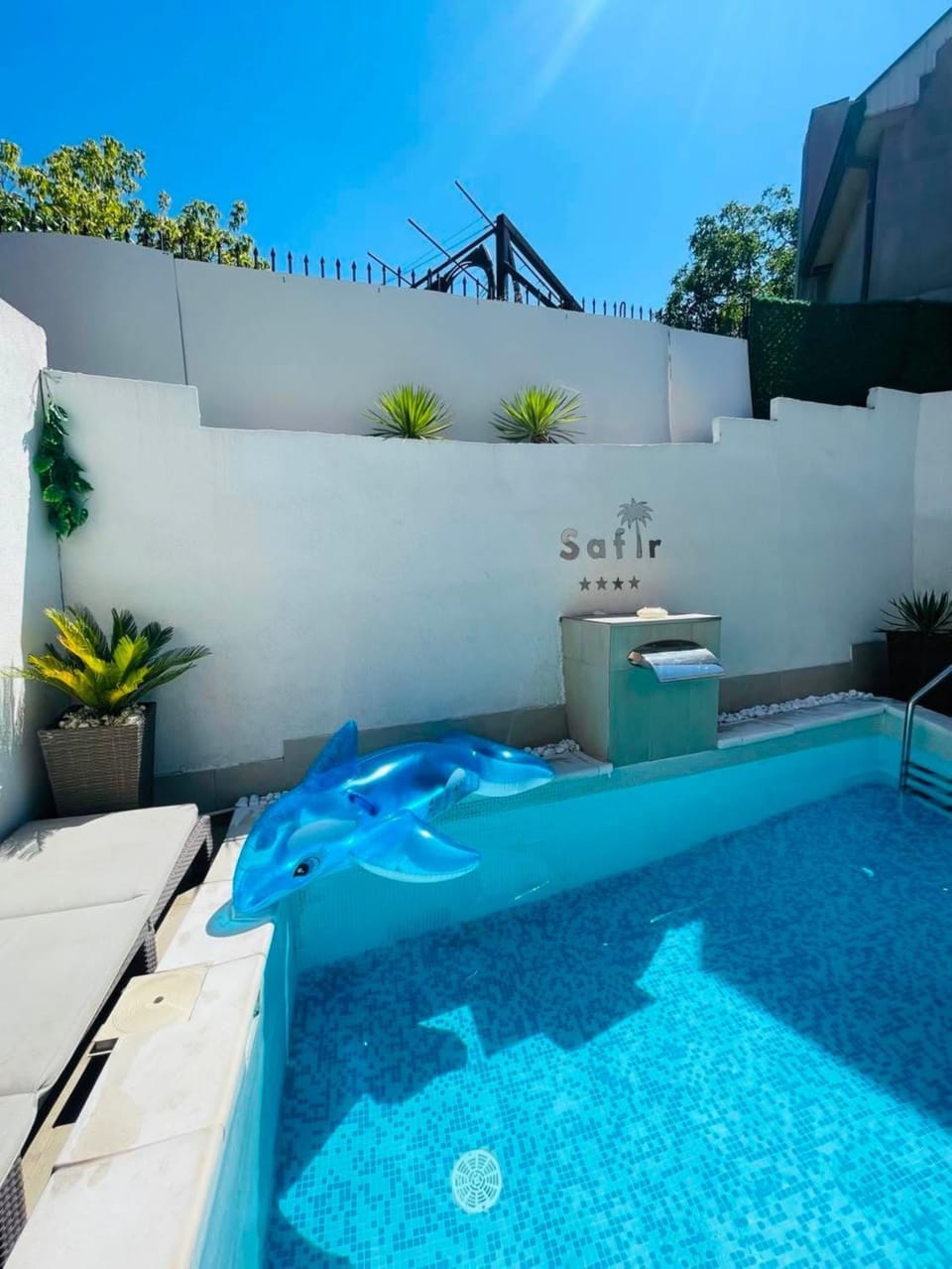 Swimming pool