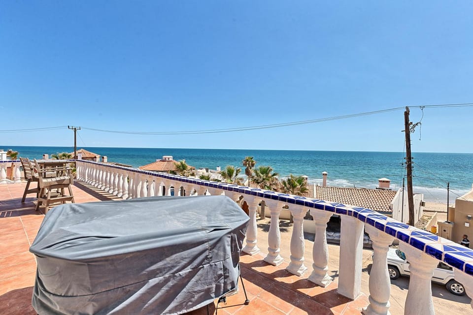View (from property/room), Balcony/Terrace, Sea view