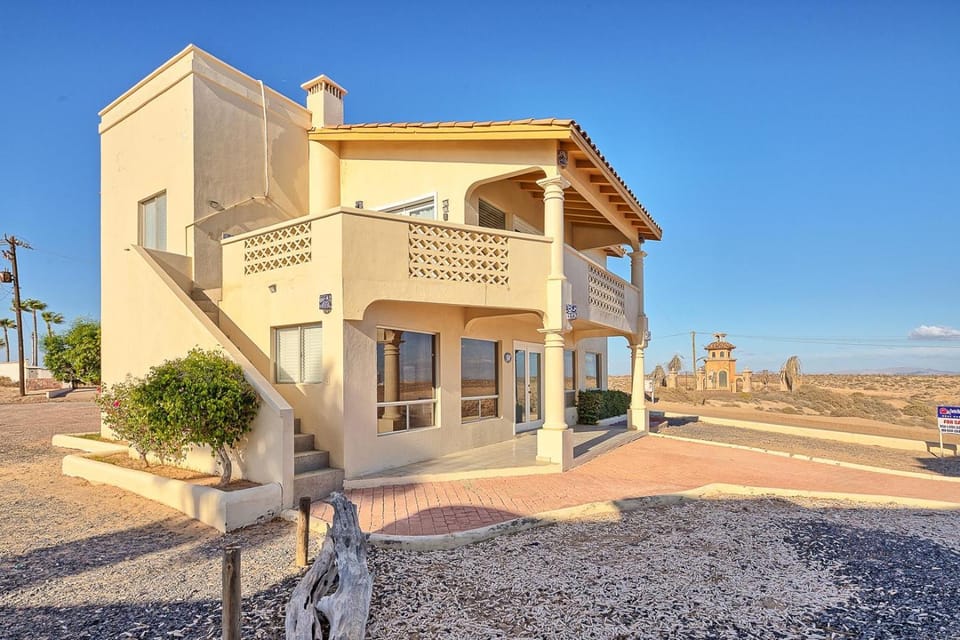 Property building, Balcony/Terrace