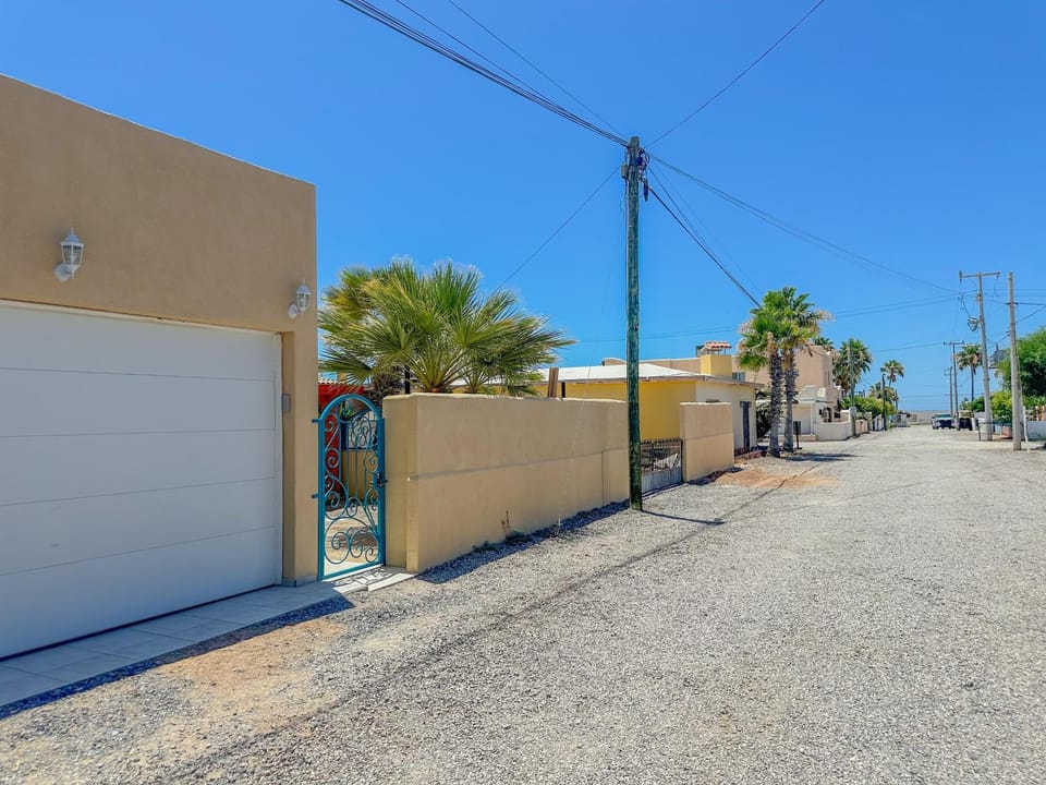 Day, Street view