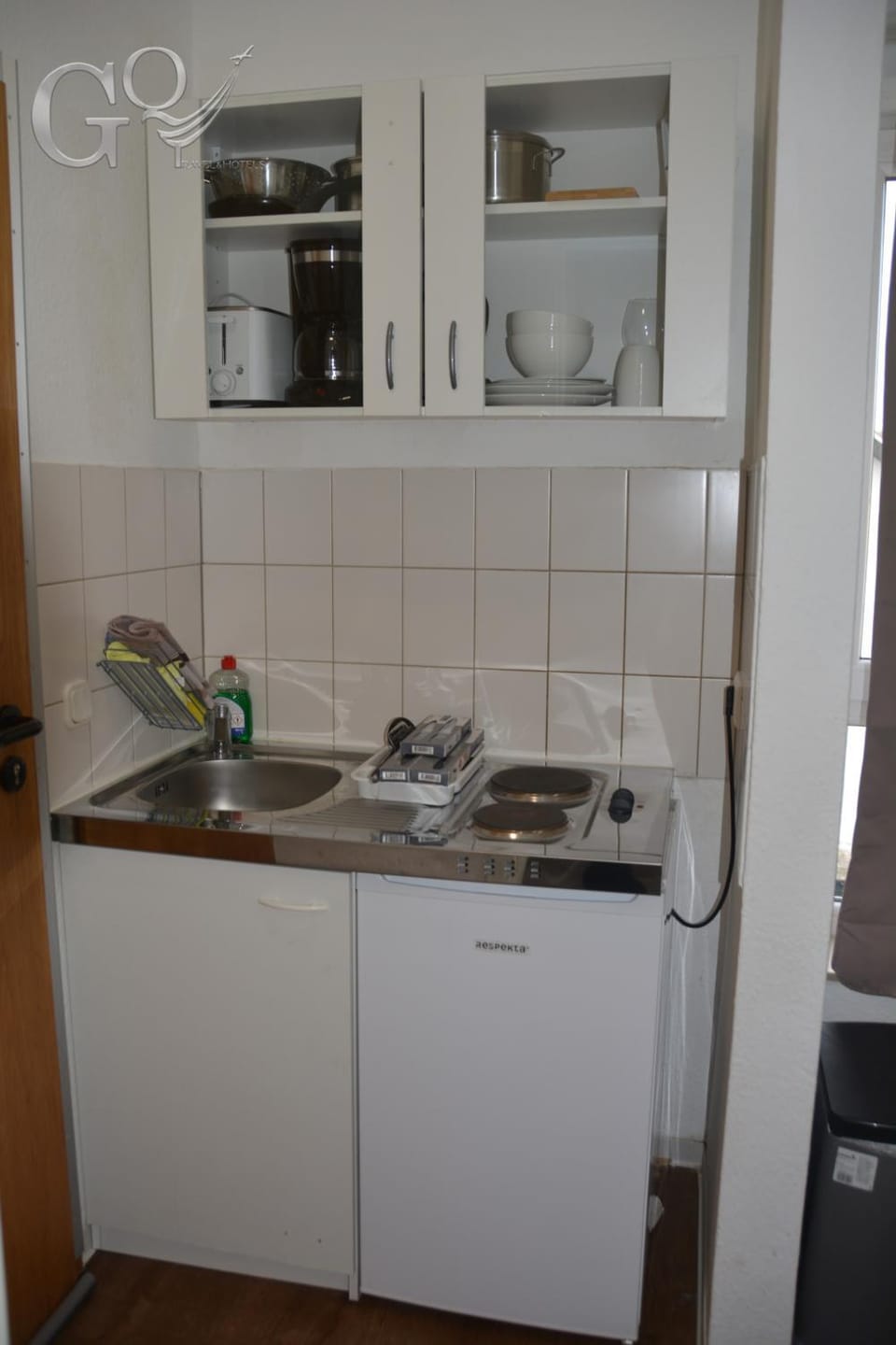 Kitchen or kitchenette, kitchen