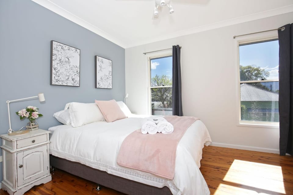 Queen Street Cottage - By Berry Getaways House in Berry