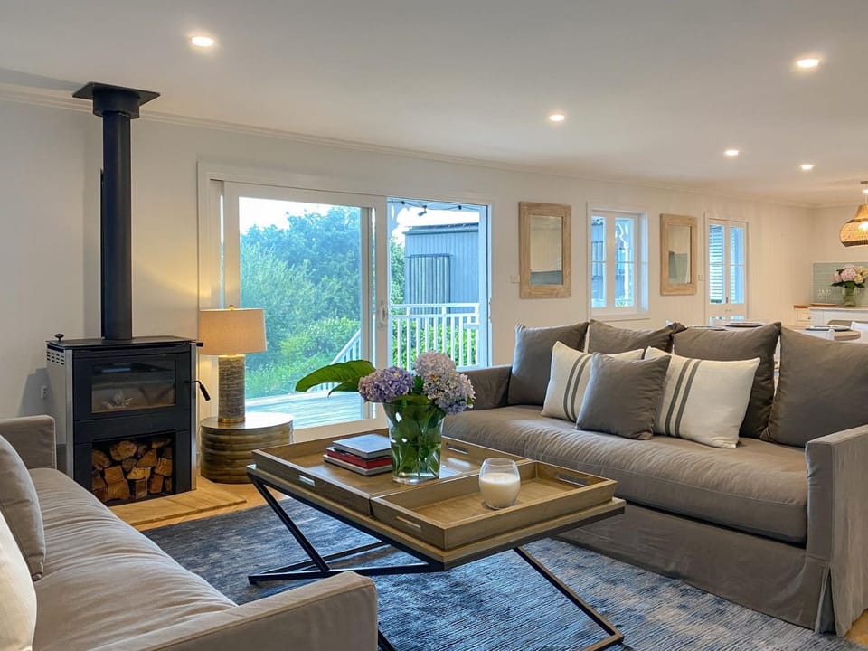Living room, Seating area, fireplace