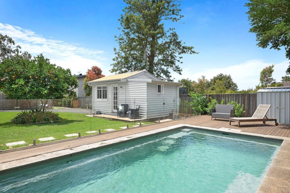 Property building, Garden view, Swimming pool, sunbed