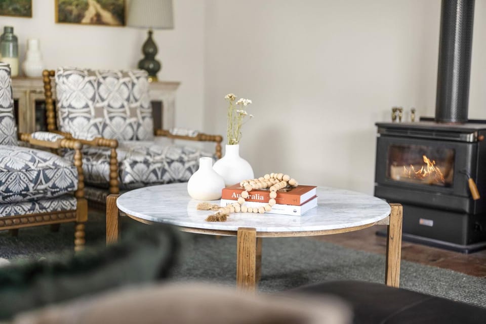 Living room, Seating area, fireplace