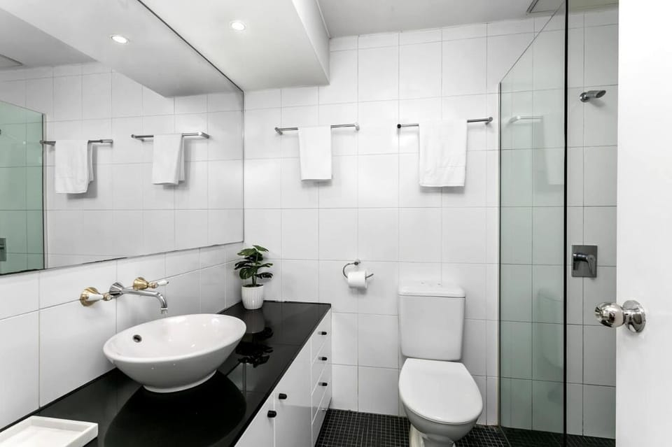 KS355 - CBD Apartment with Pool & Gym Apartment in Sydney