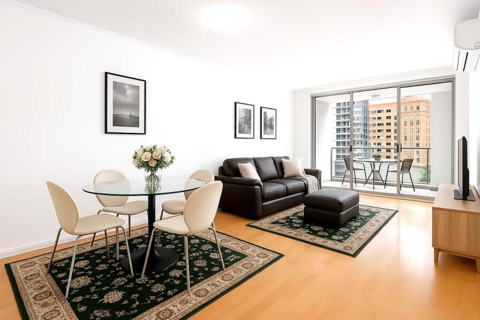 KS355 - CBD Apartment with Pool & Gym Apartment in Sydney