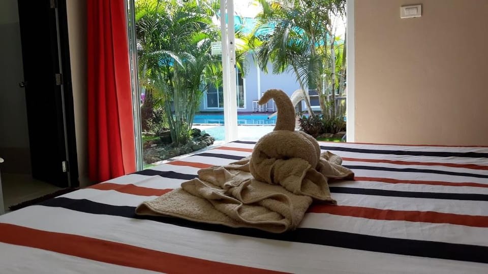 Carpe Diem Guest House Bed and Breakfast in Ko Chang