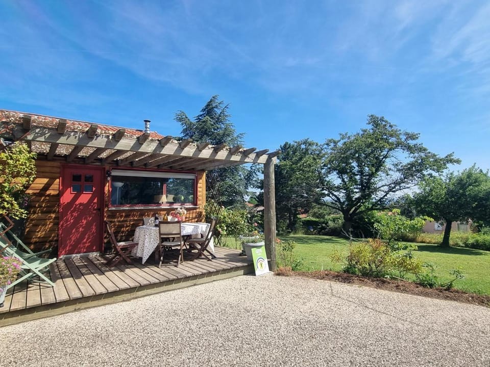 Gîte de charme avec jardin et terrasse privative à Montbrison - FR-1-496-329 House in Auvergne-Rhône-Alpes