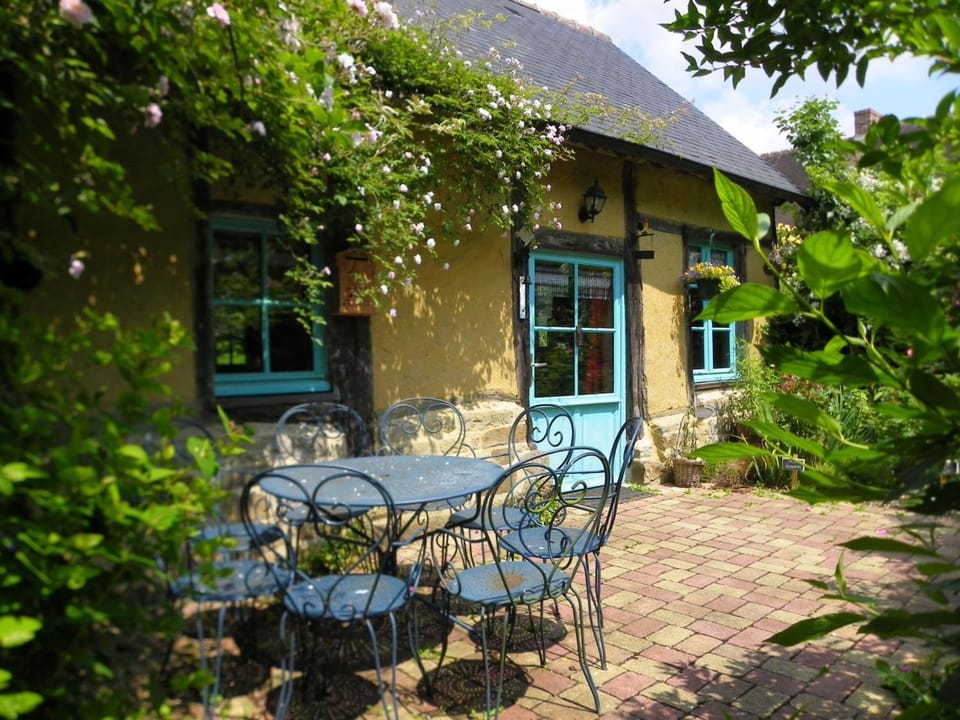 Maison de charme normande avec jardin et WiFi - FR-1-497-220 House in Normandy