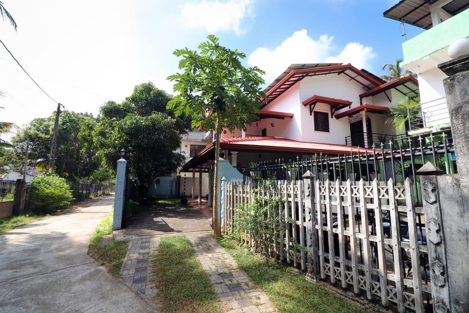 Property building, Day, Neighbourhood