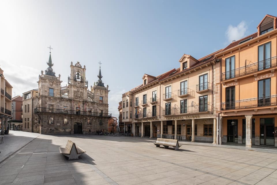 Property building, Facade/entrance, City view