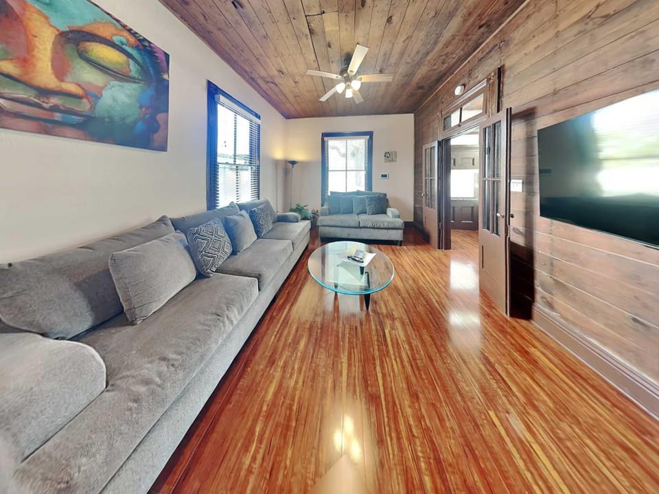 TV and multimedia, Living room, Seating area, furniture