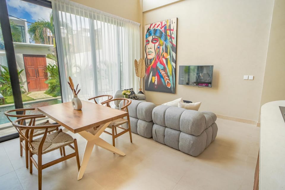 Living room, Dining area
